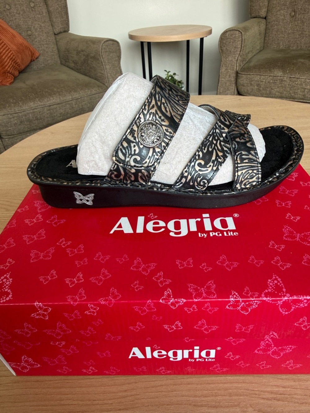 Alegria Victoriah Show Boat Sandals Black Leather Size 9 NWT